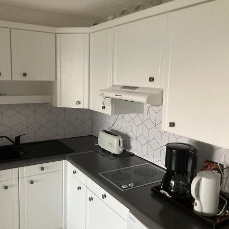 Appartement 2 Chambres Avec Piscine Face A La Mer A La Coudouliere Six-Fours-les-Plages Exteriör bild