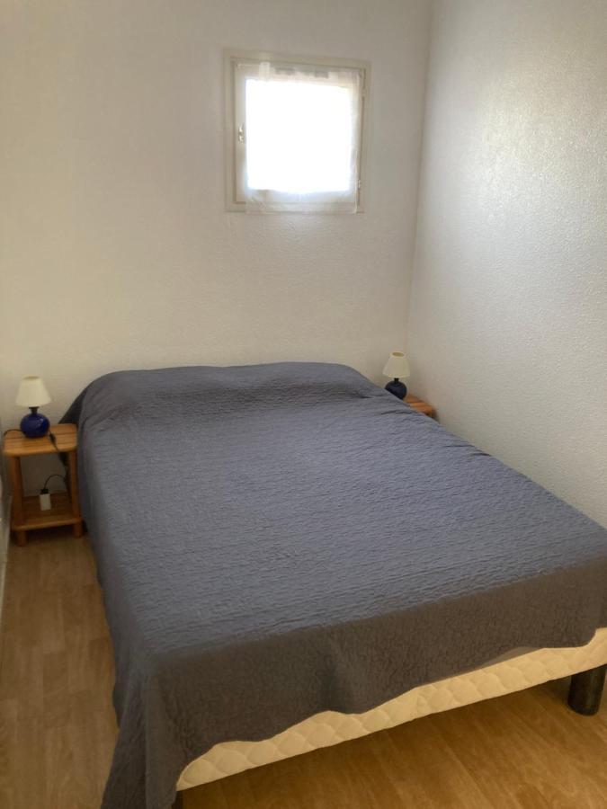 Appartement 2 Chambres Avec Piscine Face A La Mer A La Coudouliere Six-Fours-les-Plages Exteriör bild