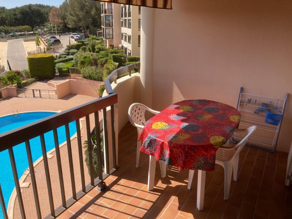 Appartement 2 Chambres Avec Piscine Face A La Mer A La Coudouliere Six-Fours-les-Plages Exteriör bild